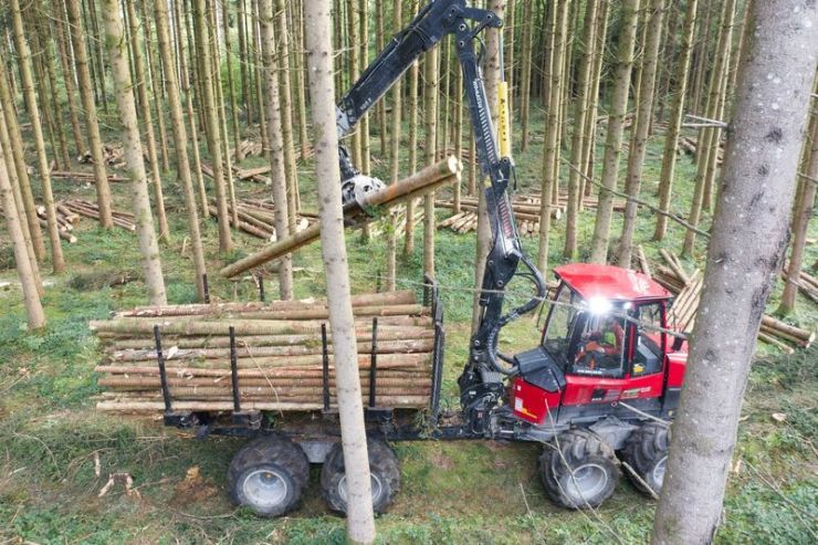 Forwarder komatsu 845 (mit Krantilt, bogie lift und Fällgreifer)